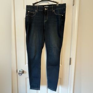 Torrid Bombshell Skinny Size 16 Short